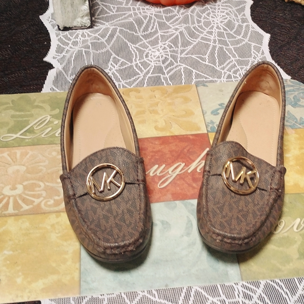 Mk used shose